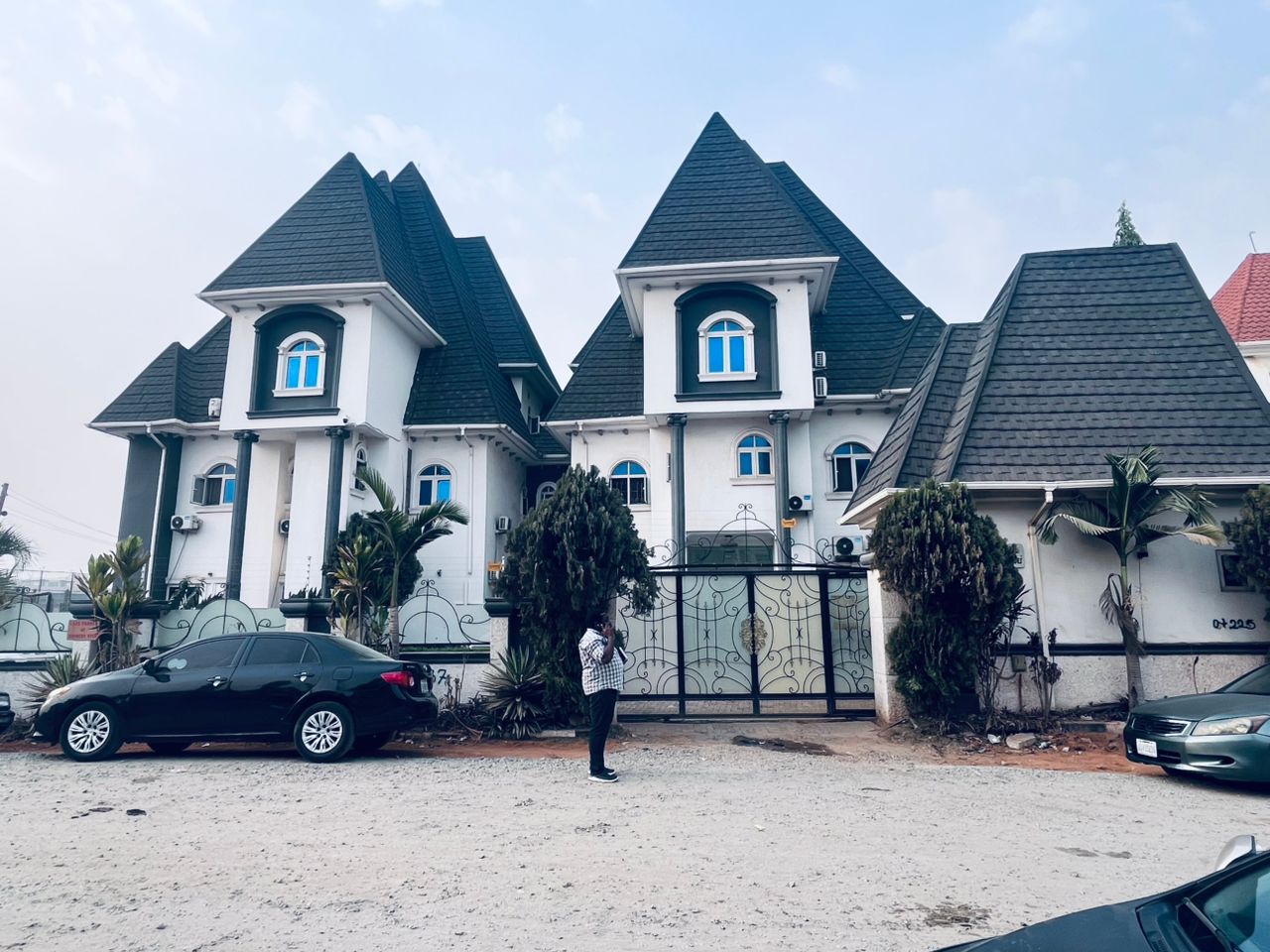 Averroes Villa Main - Image